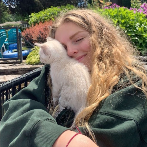 Meet your Posher, McKenna - Picture 7 of 7